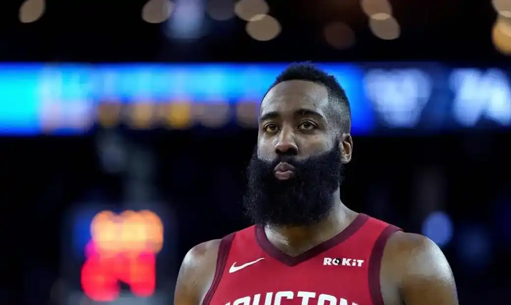 克莱汤普森单节37分_nba单节个人最高分_NBA单节得分纪录