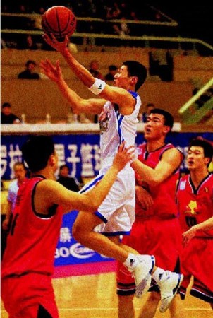  刘炜 国家队 时代 _刘炜 生涯回顾 _2002cba