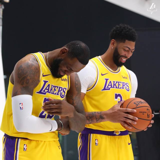 勇士队营收净利润分析_NBA球队市值排名_nba市值排行