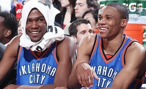 NBA球员相处日常从队友到兄弟摩擦与尊重并存
