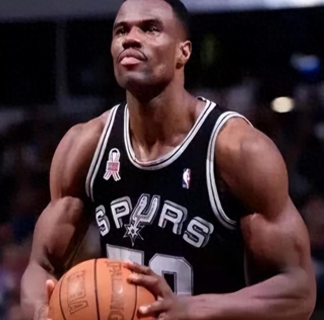 NBA麒麟臂球星不少能把球衣穿出紧身衣效果的仅5人