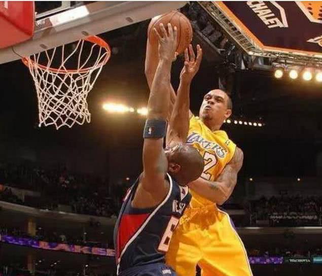 NBA弹跳最好的4个球星，卡特排第一
