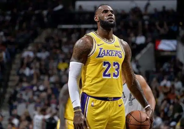 NBA球星球衣销量榜_nba球衣销售排行榜_詹姆斯湖人球衣销量