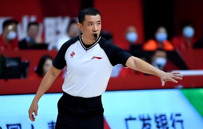 季后赛裁判问题严重北京籍黑哨韩栩恶行令人发指