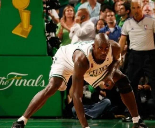 :NBA历史十大前锋排名_nba五大前锋_NBA前五大前锋名单