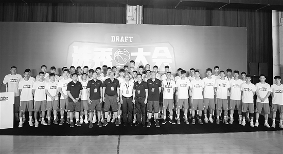 去年CBA联赛选秀训2019年乐透抽签备受球迷关注