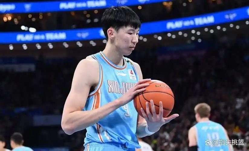 中国NBA球员薪资_CBA球员薪资对比_cba球员薪资