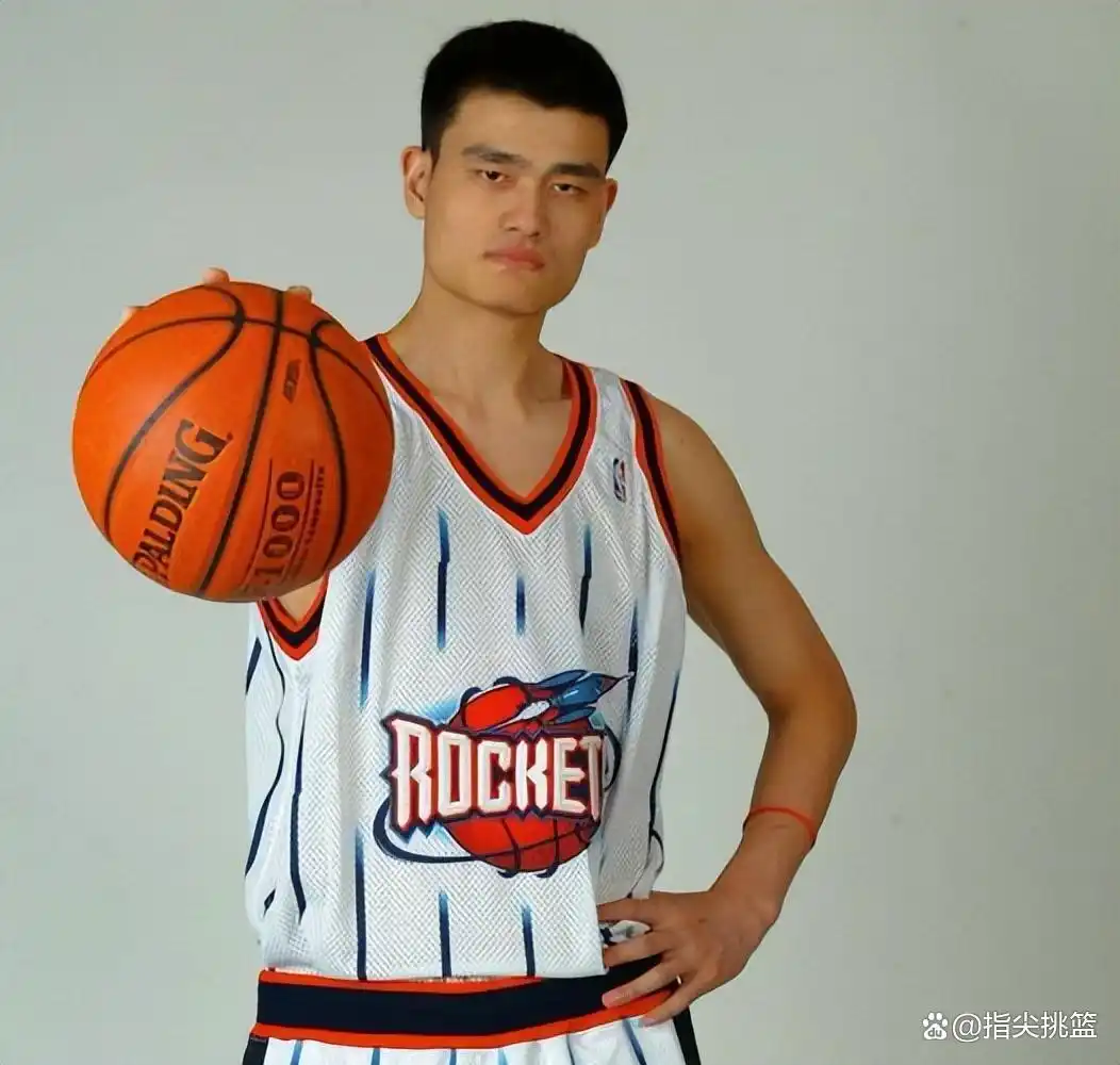 cba球员薪资_CBA球员薪资对比_中国NBA球员薪资