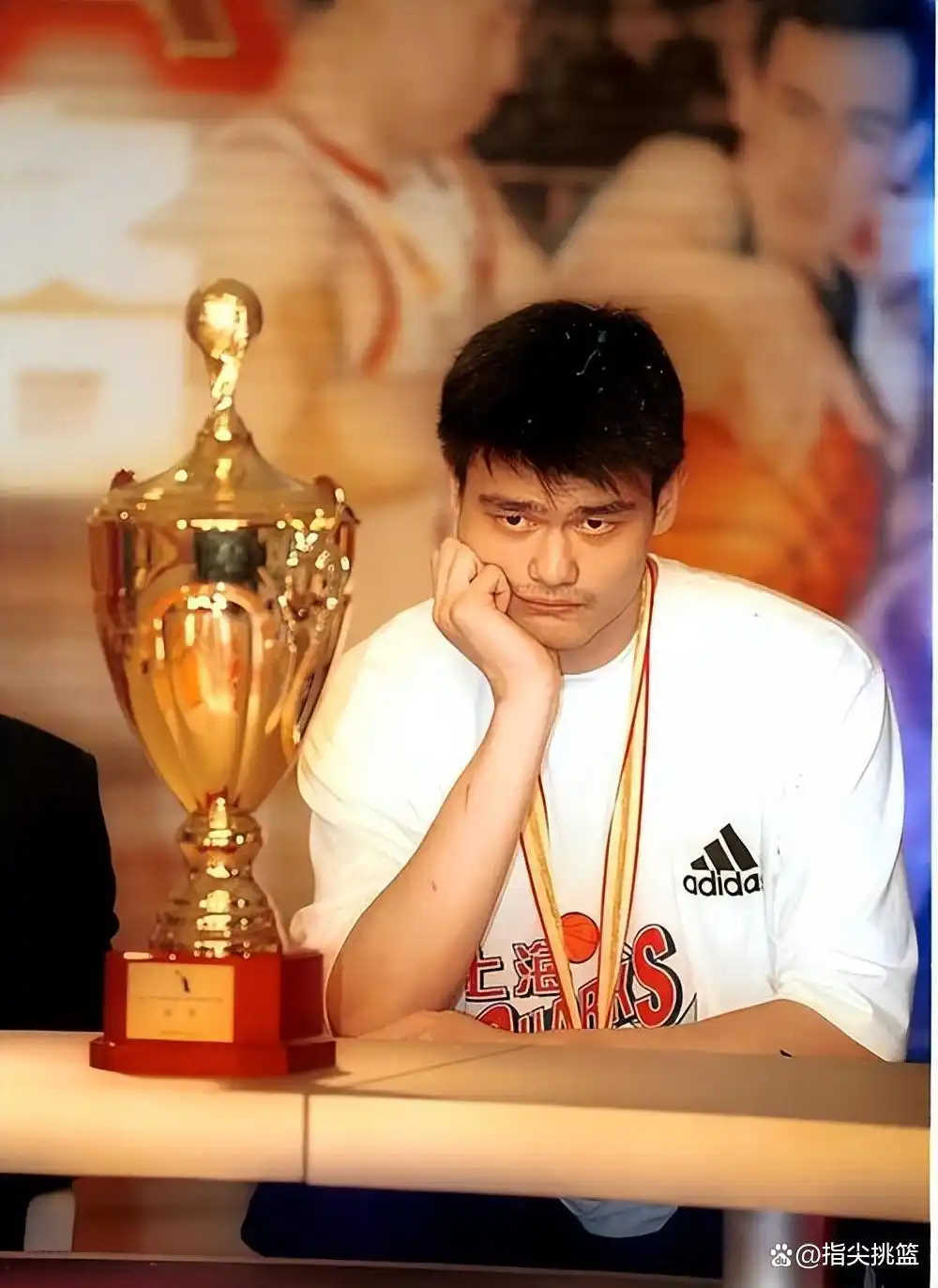 cba球员薪资_CBA球员薪资对比_中国NBA球员薪资