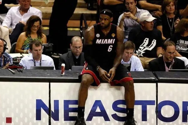 NBA背靠背比赛挑战与压力并存为何仍不可或缺