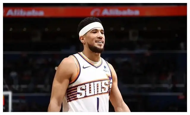 前十名球星排名争议_NBA新赛季25大球星排名_nba运动员排名