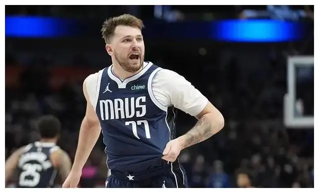 前十名球星排名争议_NBA新赛季25大球星排名_nba运动员排名