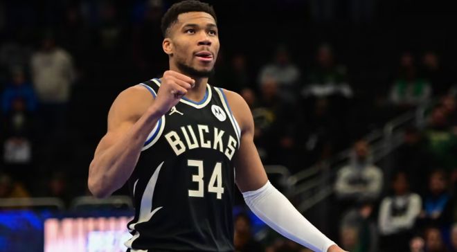 NBA最有可能被立铜像的球员_nba76_字母哥铜像设计原型
