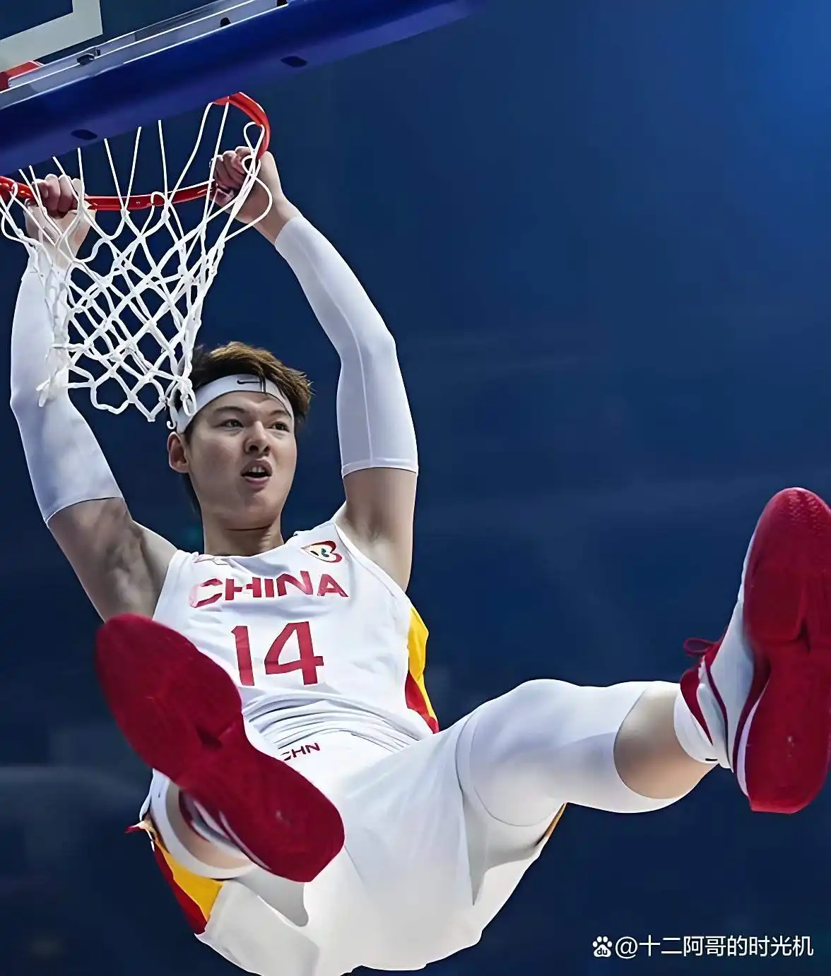 王治郅和王哲林个人成就荣誉对比_王治郅的nba数据_王治郅和王哲林CBA数据对比
