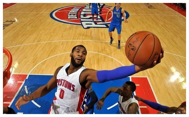 NBA历史篮板王排名_现役NBA篮板数量排名前十球员_NBA最强篮板