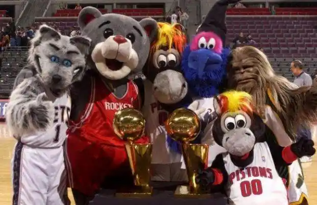 NBA教练员年薪_NBA球队总经理薪酬_nba总经理年薪