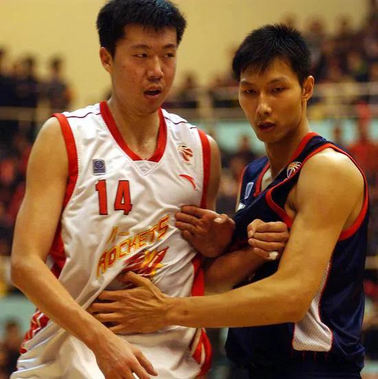 王治郅和易建联谁更优秀CBA 时期相当NBA 易建联更强