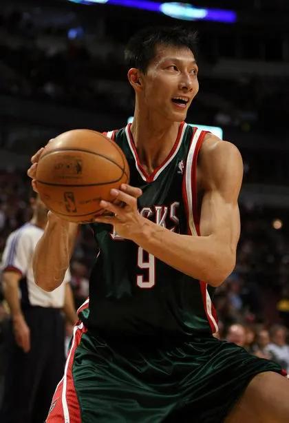 王治郅和易建联谁更优秀_王治郅的nba数据_王治郅NBA生涯表现对比易建联