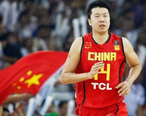 王治郅和易建联谁更优秀_王治郅的nba数据_王治郅NBA生涯表现对比易建联
