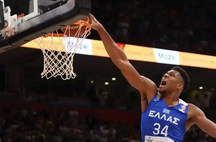 nba年薪最高的现役球员_NBA球员3亿顶薪球员_最有资格竞争3亿顶薪球员