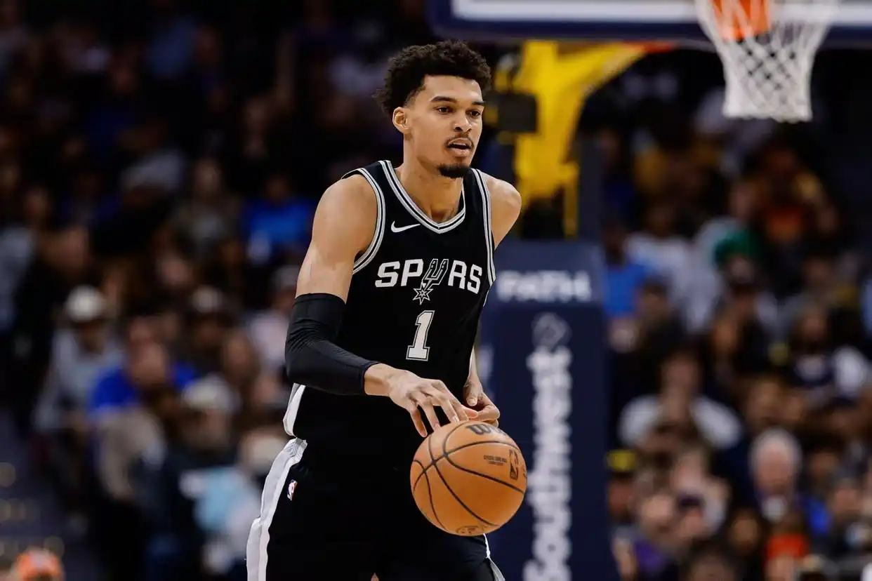 nba年薪最高的现役球员_最有资格竞争3亿顶薪球员_NBA球员3亿顶薪球员