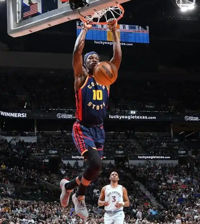 勇士队近期战绩与马刺队低迷表现对比_NBA勇士队VS马刺队比赛分析_nba勇士和马刺