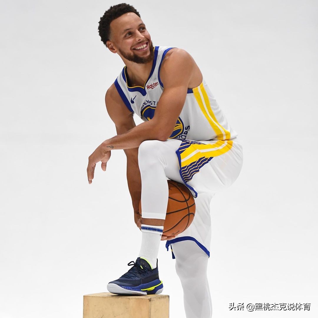 nba球员大小_杜兰特手掌尺寸_:NBA球员手掌大小