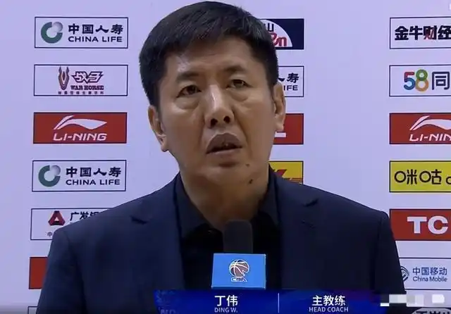CBA裁判压力山大中国篮球职业裁判为何国内外都不待见
