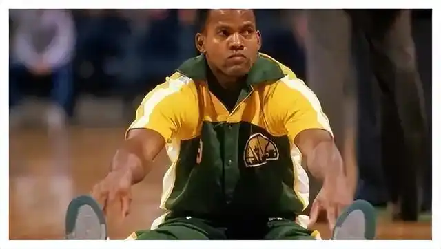 NBA历史单场篮板记录_nba盖帽单场最多_NBA历史单场得分记录