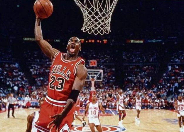 21世纪NBA单节20+次数上双的6大球星韦德11次上榜