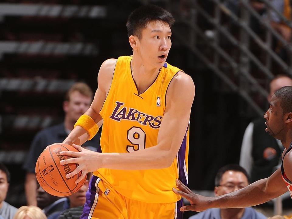 易建联NBA生涯最高分_易建联nba最高分_中国球员NBA单场最高分