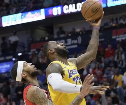 探秘NBA球员装备价值几何篮球、球衣、球袜皆有讲究
