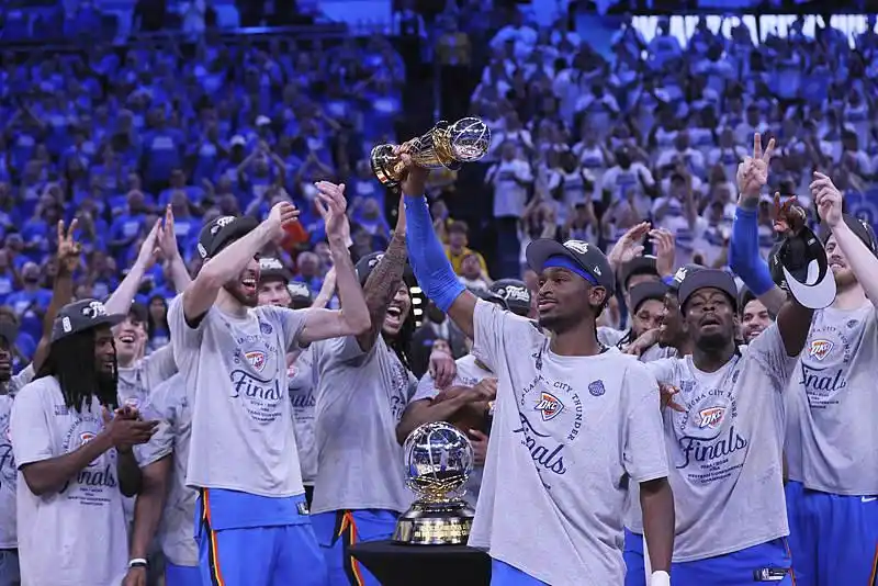 NBA西部决赛雷霆4-1夺冠晋级总决赛森林狼何去何从