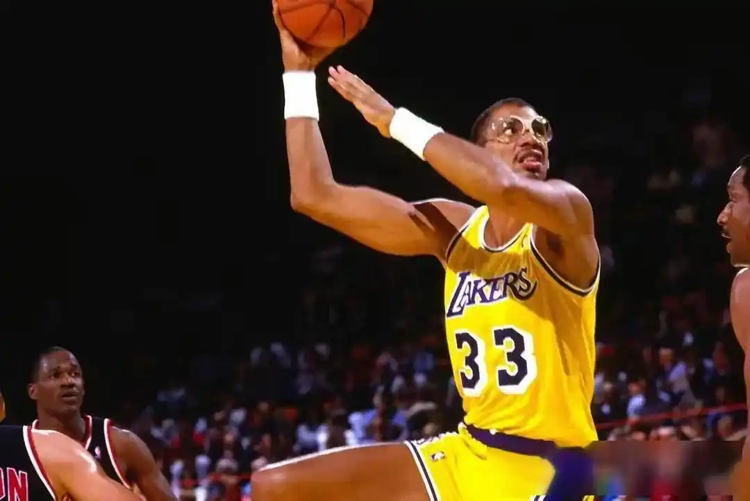 nba最佳阵容2015_历史最佳阵容球员名单_15次入选NBA最佳阵容球员