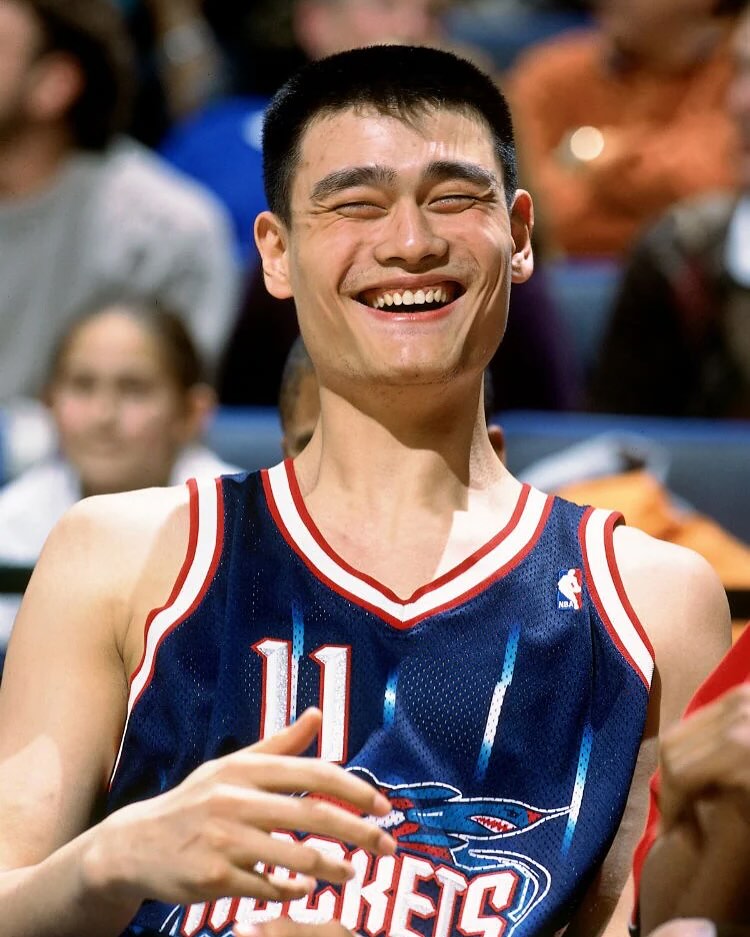 姚明与易建联孙悦新秀工资对比_姚明在nba合同_姚明2002年NBA状元新秀合同