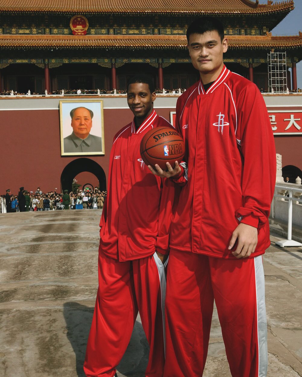 姚明与易建联孙悦新秀工资对比_姚明2002年NBA状元新秀合同_姚明在nba合同