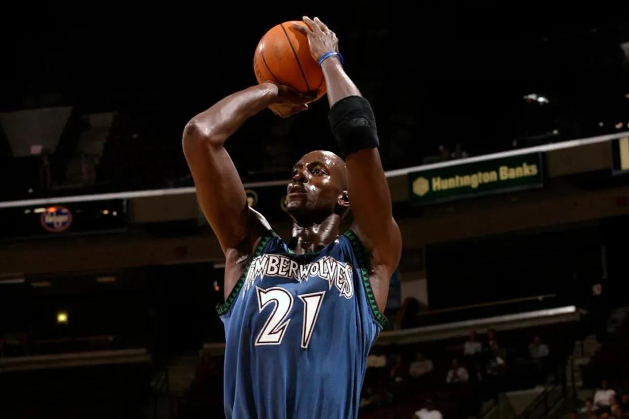 :NBA历史单场最高得分记录_NBA超级巨星单场得分排行_nba单场个人最高得分