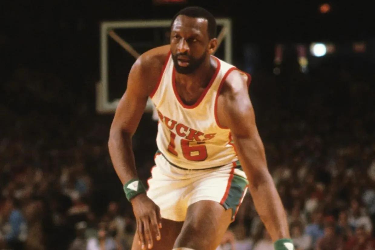 :NBA历史单场最高得分记录_nba单场个人最高得分_NBA超级巨星单场得分排行