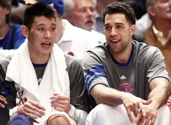 林书豪NBA生涯经历_林书豪nba工资_林书豪工资合同演变
