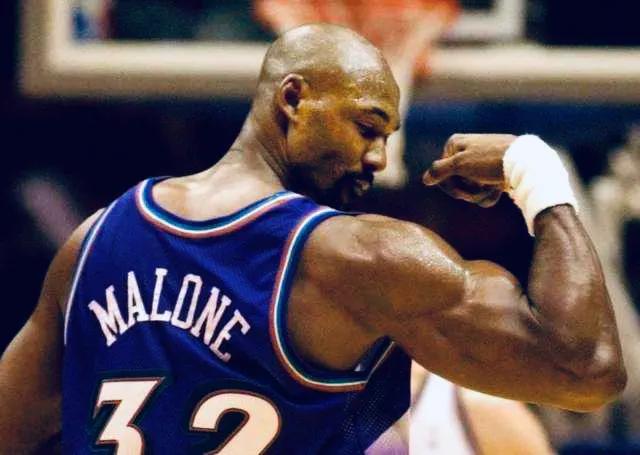 nba打球最脏的_:NBA打球最脏的球员_科比布莱恩特打球风格