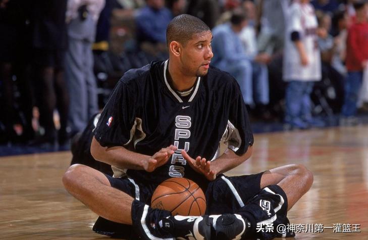 :NBA历史上最伟大的大前锋之一 邓肯 马刺 波波维奇_nba 邓肯