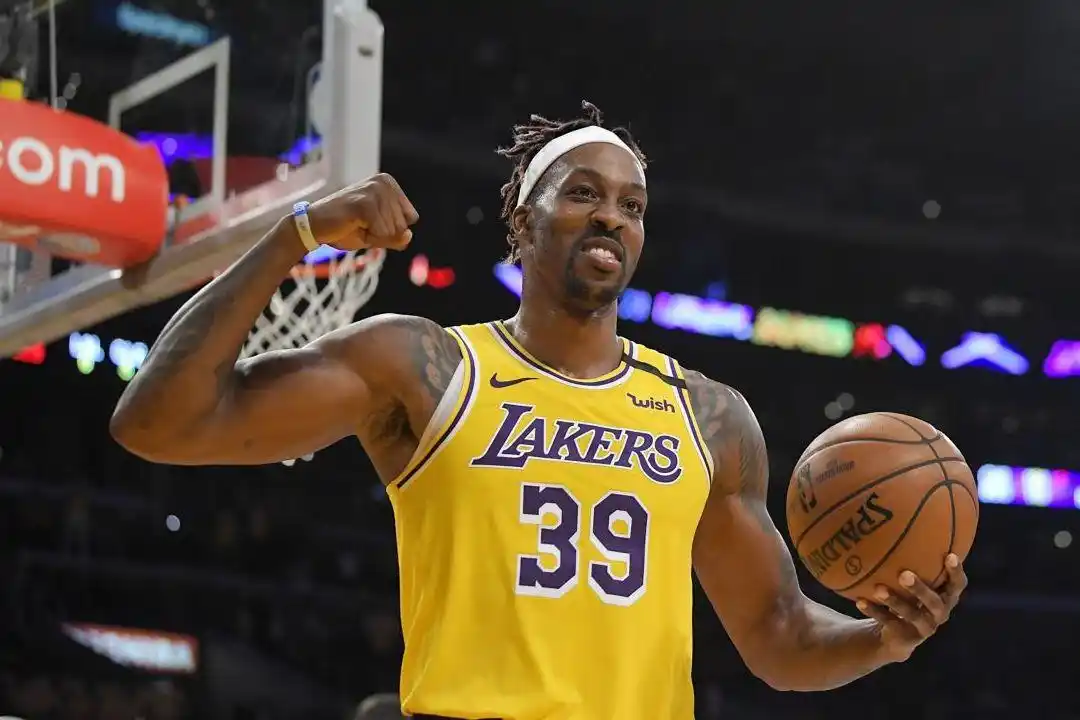 NBA历史最高助跑摸高_科比布莱恩特助跑摸高记录_nba最高摸高