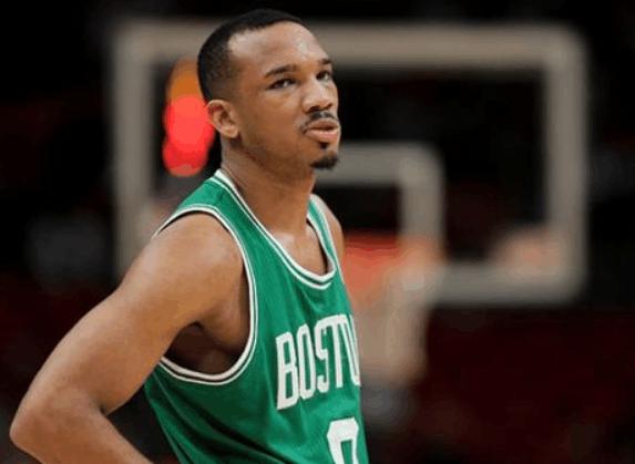 NBA现役得分后卫防守最好的五位球员！绿军旧将领衔