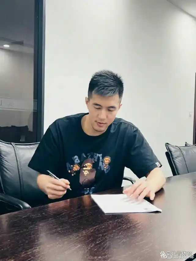 郭艾伦续约辽宁男篮两年新合同首年或难转会球队阵容稳定