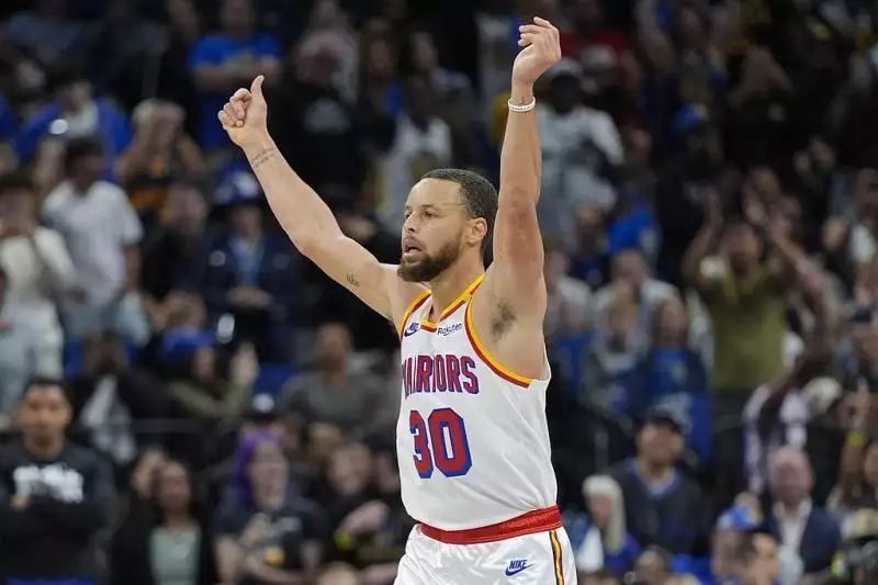 nba库里投球_库里个人秀_库里三分球