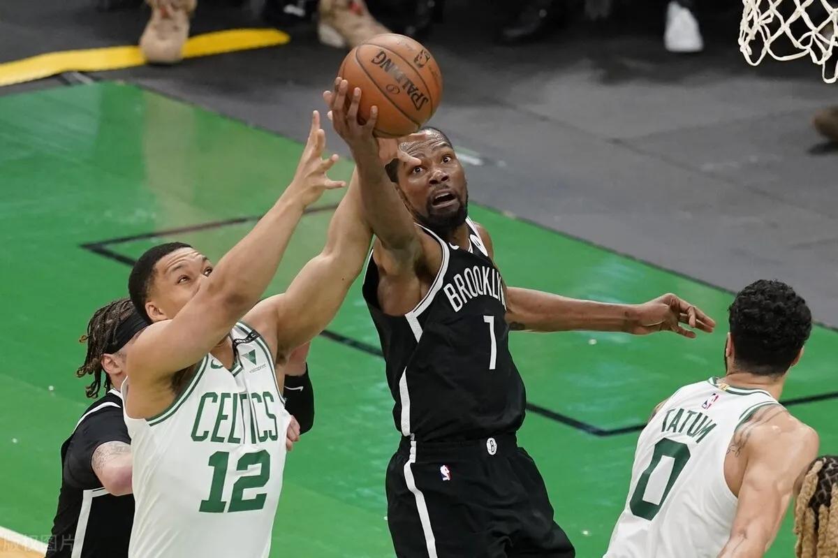 nba球员季后赛得分_NBA季后赛球员单场得分排名_季后赛首轮球星得分表现