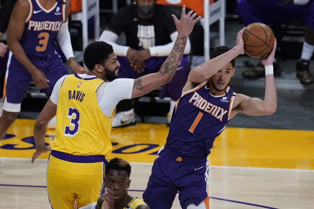 季后赛首轮球星得分表现_nba球员季后赛得分_NBA季后赛球员单场得分排名