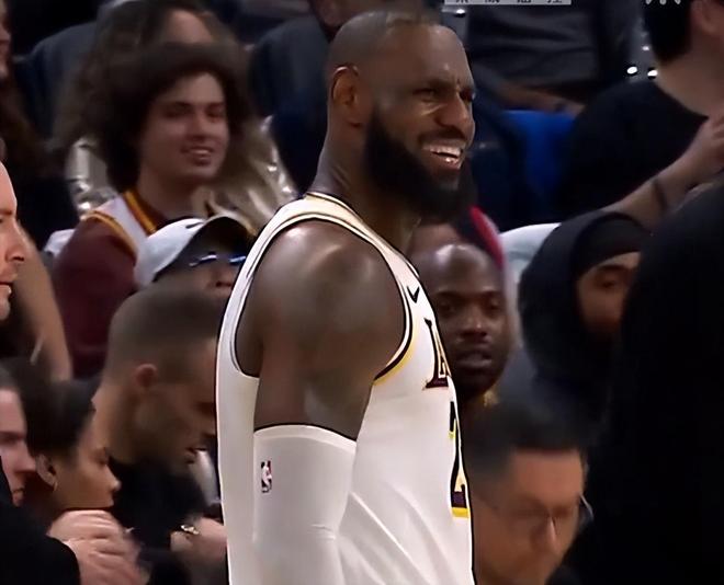 NBA圣诞大战 勇士vs湖人 库里绝杀_nba库里绝杀
