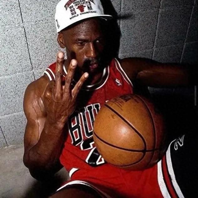 NBA历史排名榜单引论战乔丹、詹姆斯居前三科比为何第11
