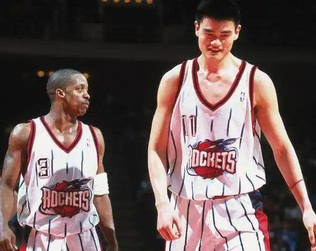 nba谁打街球出身_NBA街球出身球星盘点_打街球出身到NBA球星
